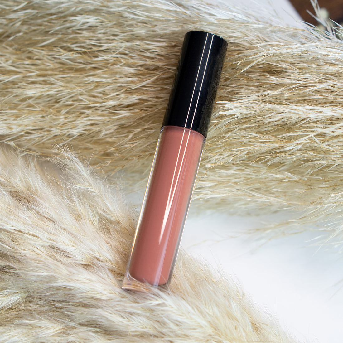 🌰 Lip Gloss – Chestnut: Earthy Shine, Cozy Glam 💋 - Timeless Beauty