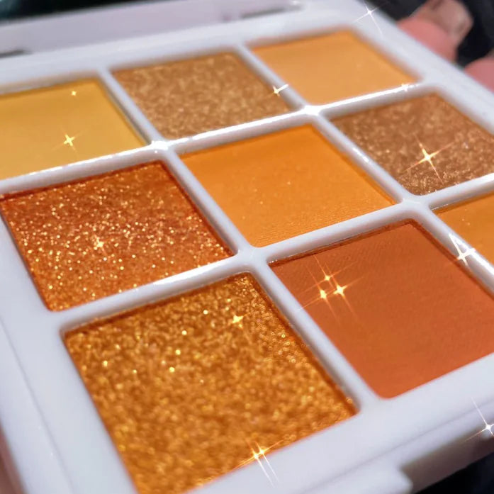 INSFANY 9-Color Sunset Eyeshadow Palette - Timeless Beauty