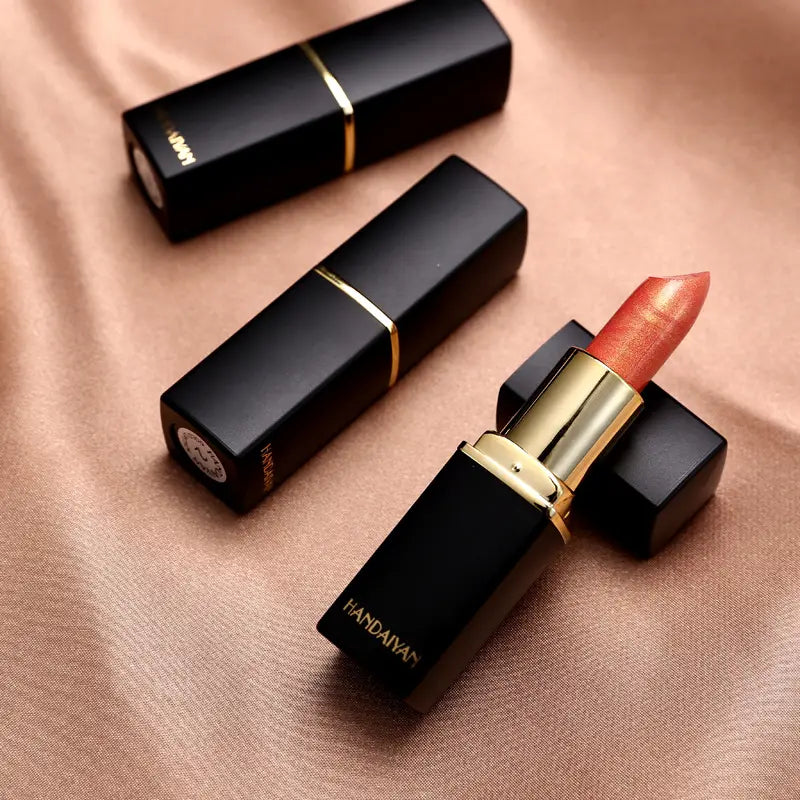 Lustrous Color-Shift Gilded Lipstick - Timeless Beauty